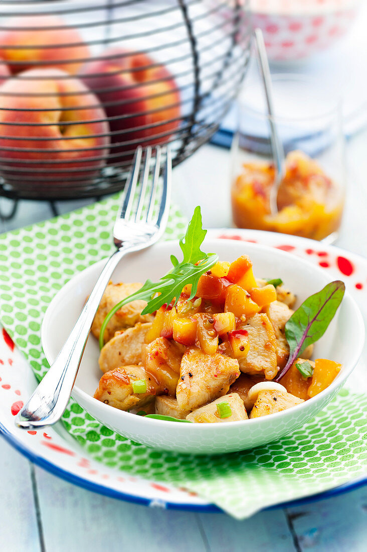 Gebratene Hähnchenbrust mit Chutney aus gelben Pfirsichen