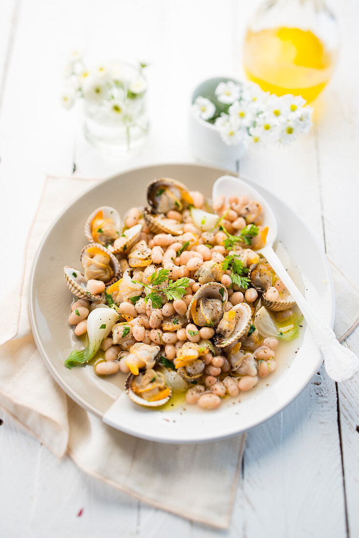 White haricot bean and cockle salad