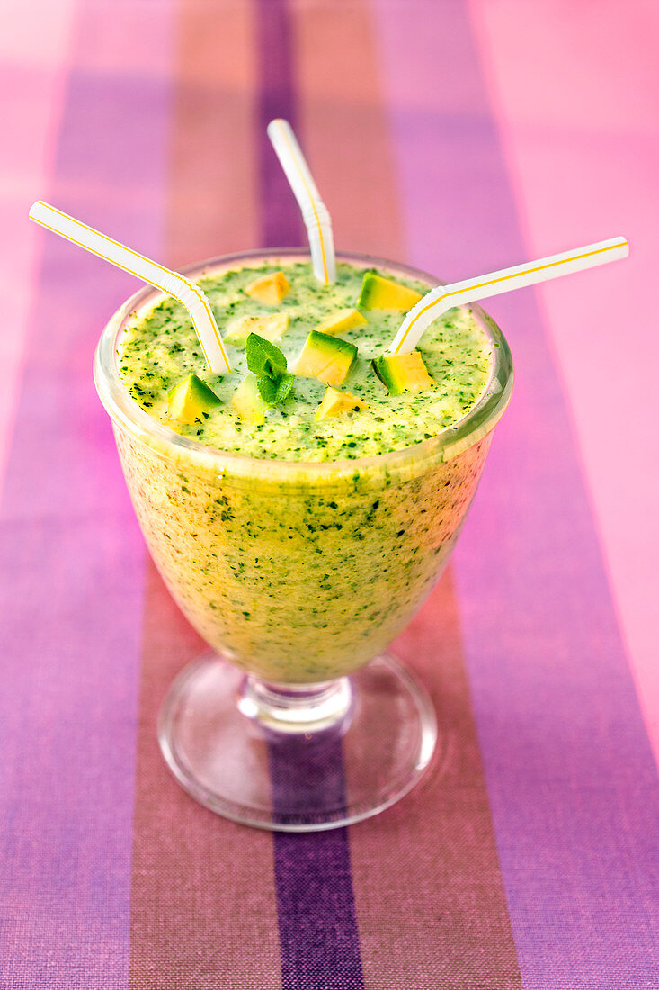 Avocado and mint smoothie