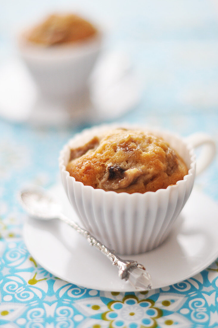 Bananen-Muffin in der Tasse gebacken