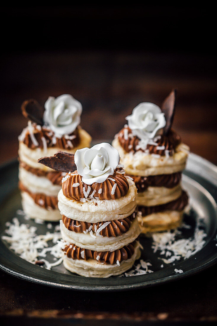 Revisited mille-feuilles with chocolate mousse and coconut