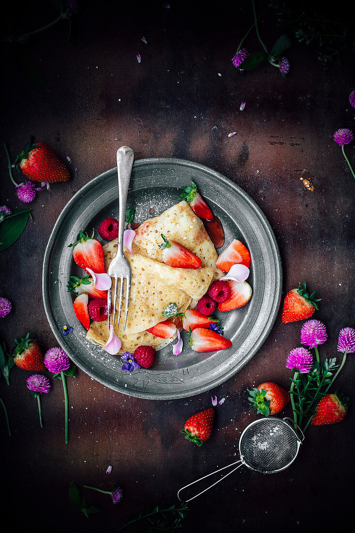 Crepes with ricotta cheese and berries