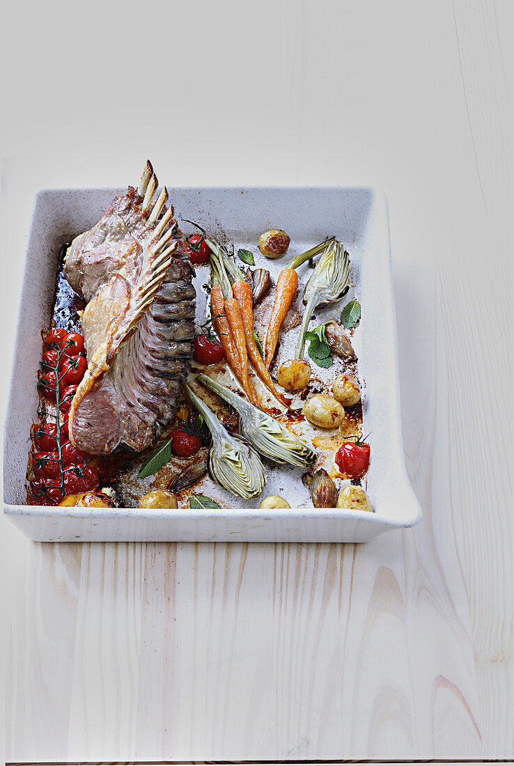 Oven-roasted rack of lamb with vegetables
