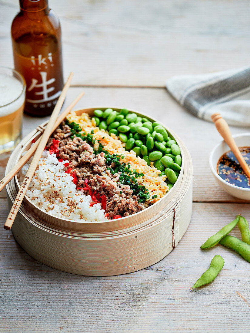 Ground beef and Edamame multicolored Soboro don