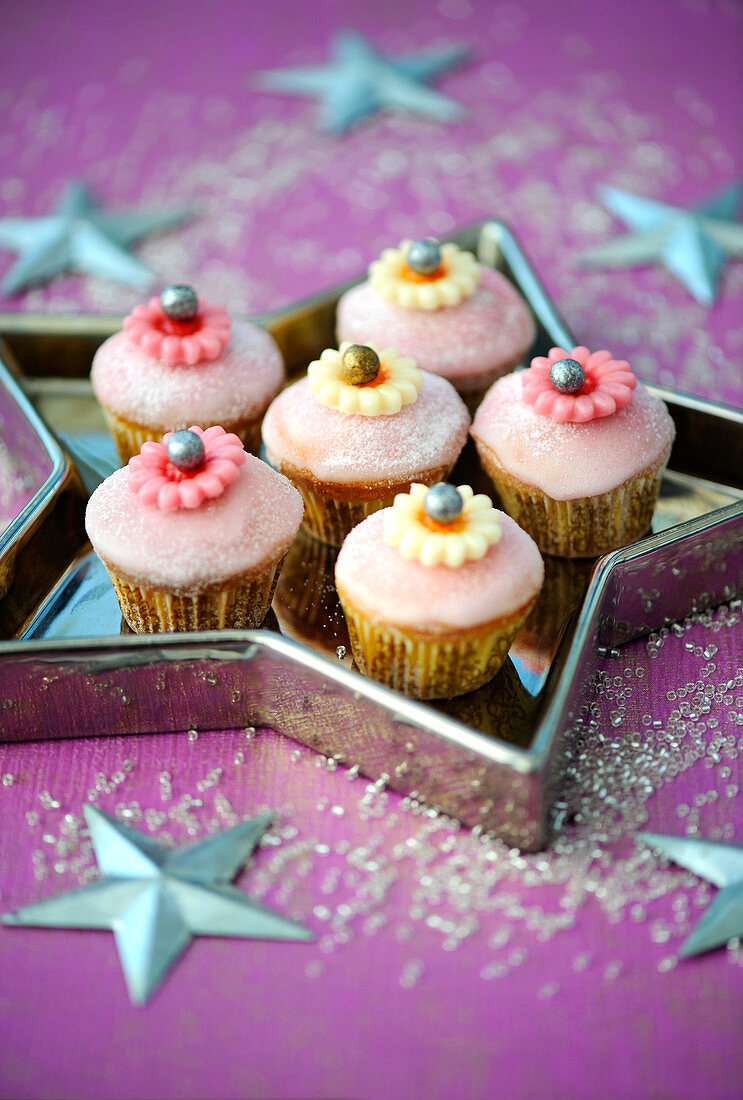 Rose frosted cupcakes