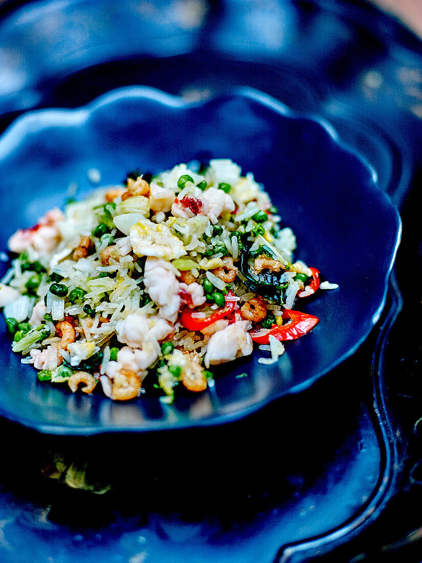 Cantonese-style fried rice with shrimps and shellfish