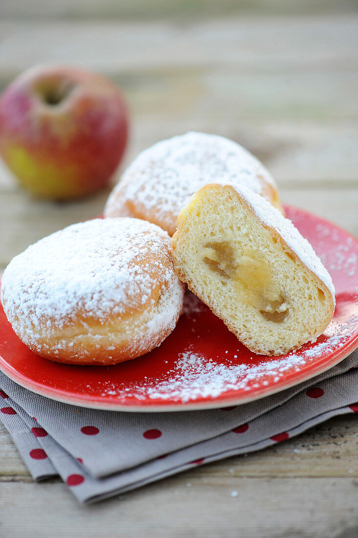 Krapfen mit Apfelkompottfüllung