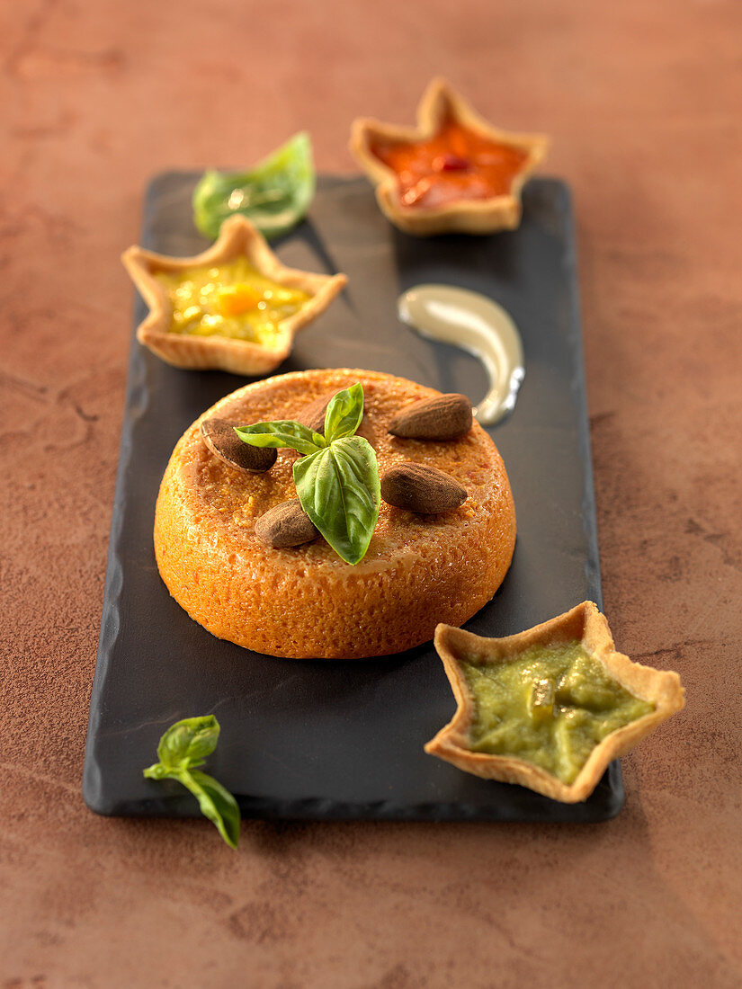 Pepper Délice and three-colored pepper puree tartlets and almond cream
