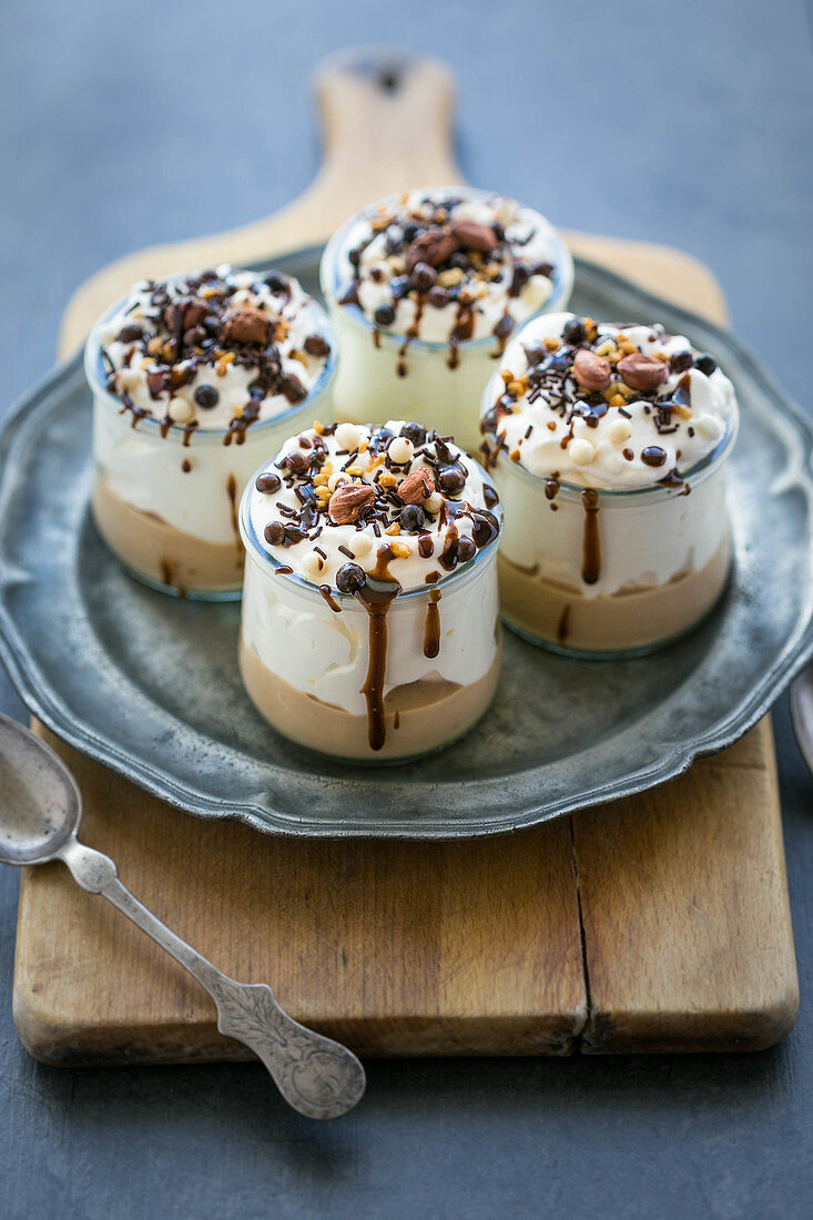 Creamy praline desserts