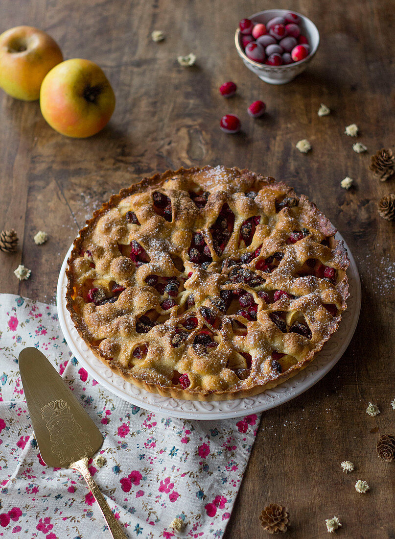Apple,almond and cranberry pie