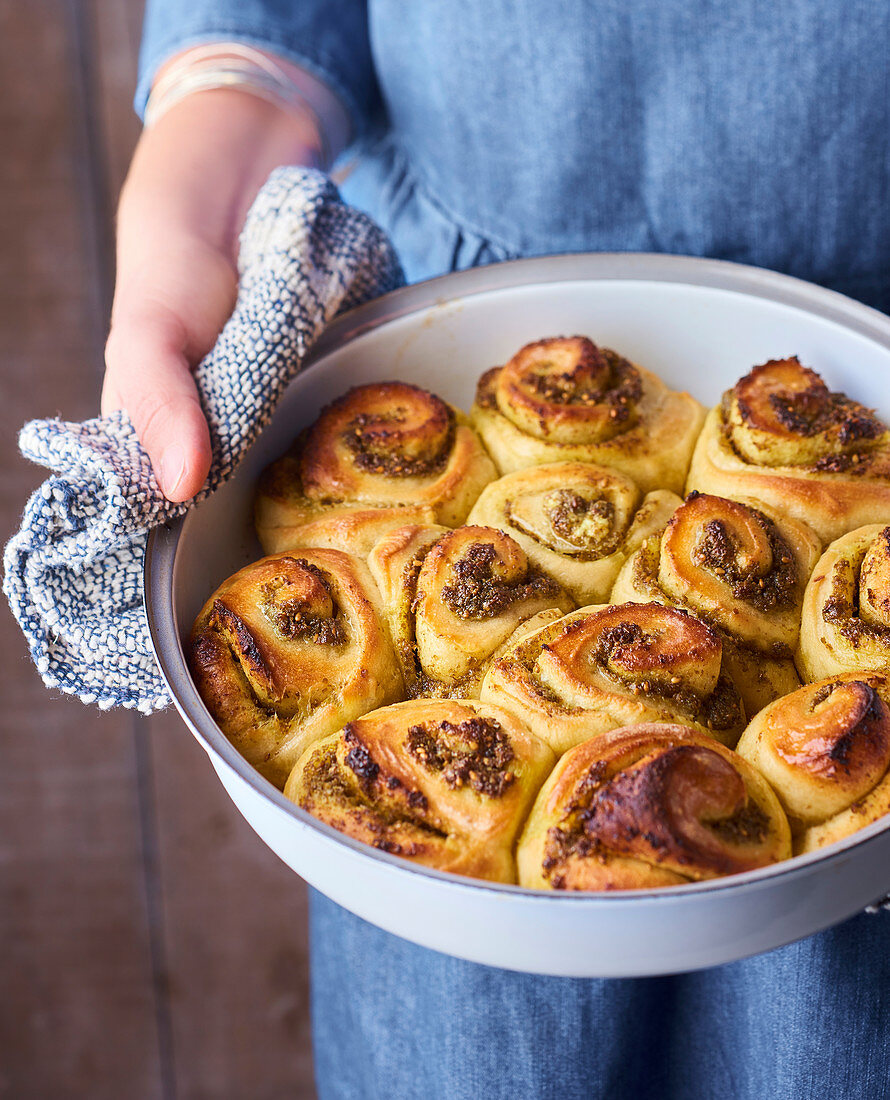 Zaatar yeast buns (vegetarian)