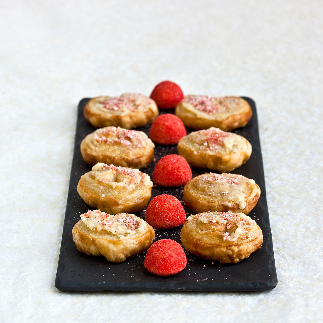 Schweinsöhrchen mit Tagada-Erdbeeren