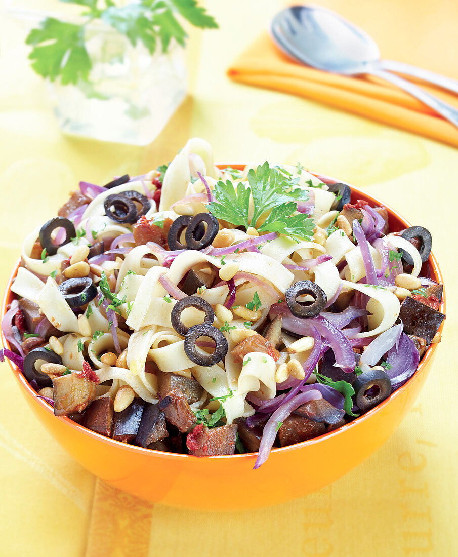 Tagliatelles with aubergines,red onions and black olives