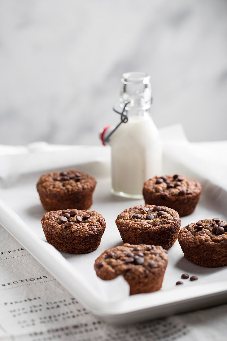 Muffins with oat flakes, bananas and chocolate chips