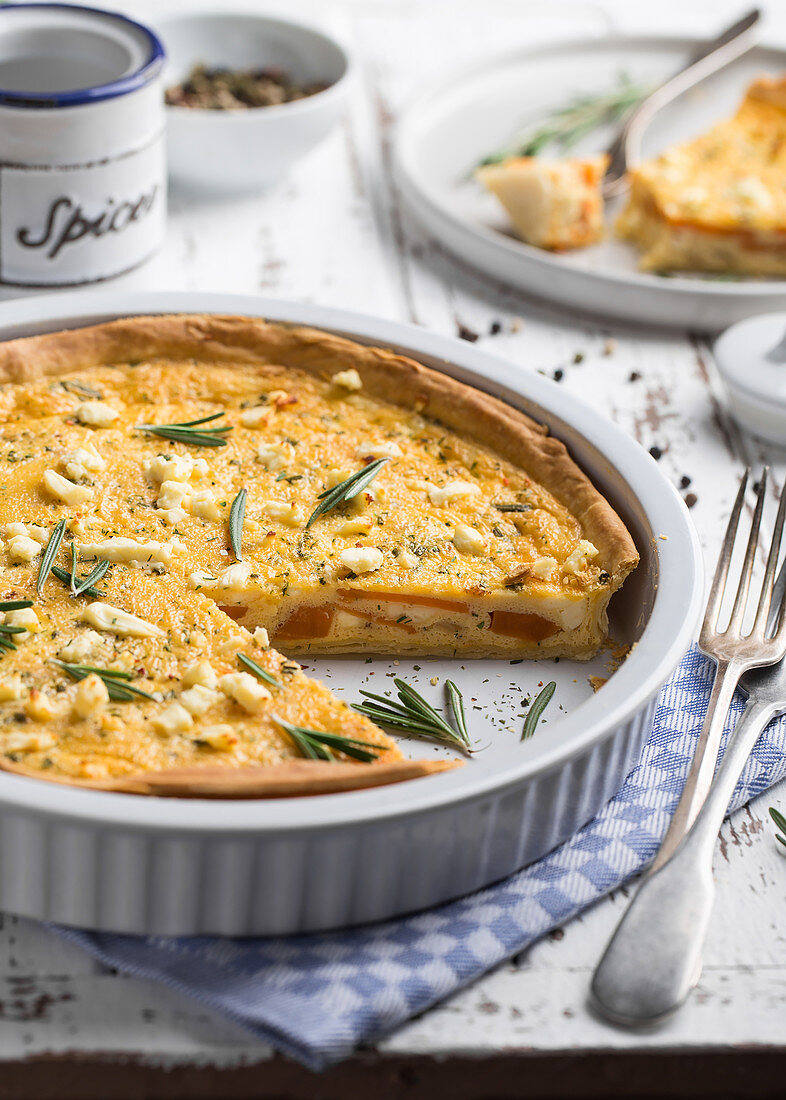 Quiche mit Süsskartoffeln, Feta und Kräutern