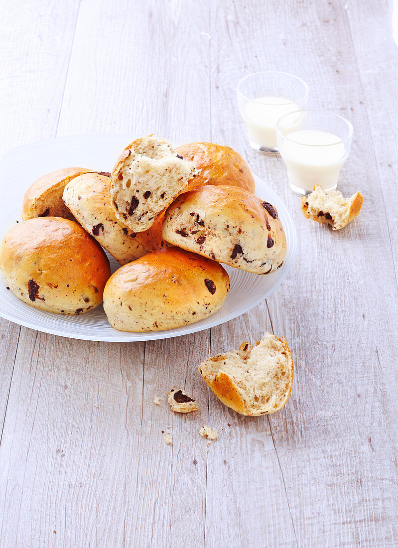 Lactose-free, butter-free chocolate chip and hazelnut milk bread