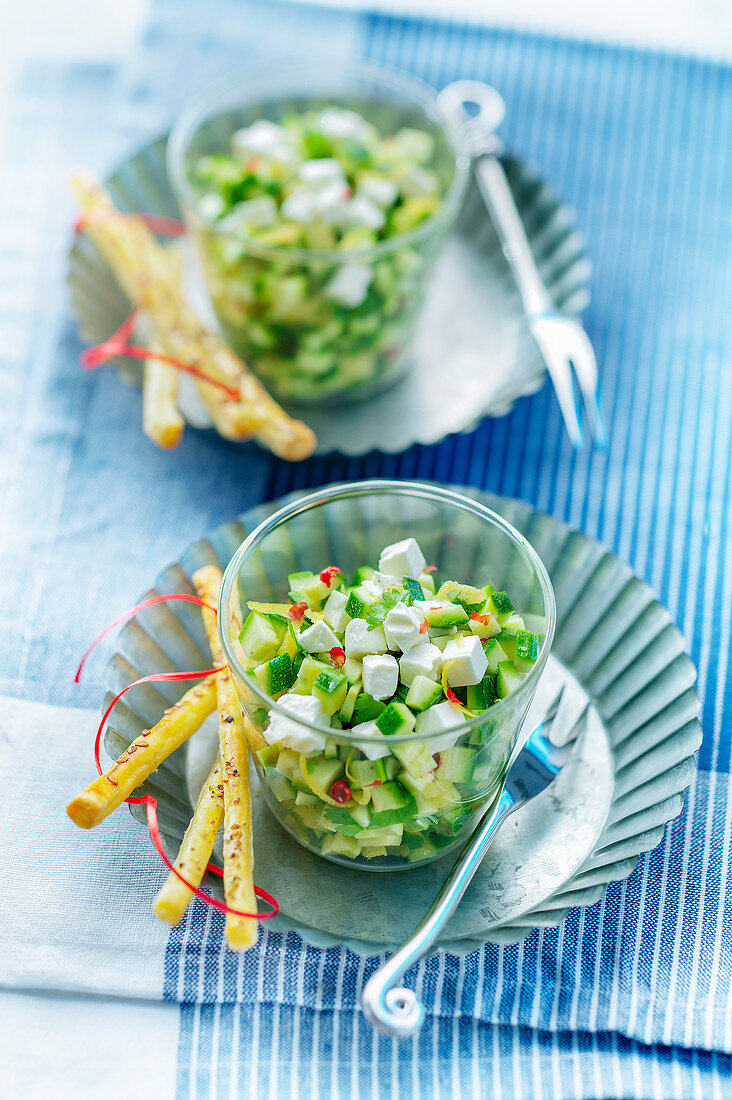 Zucchini-Tatar mit Frischkäse