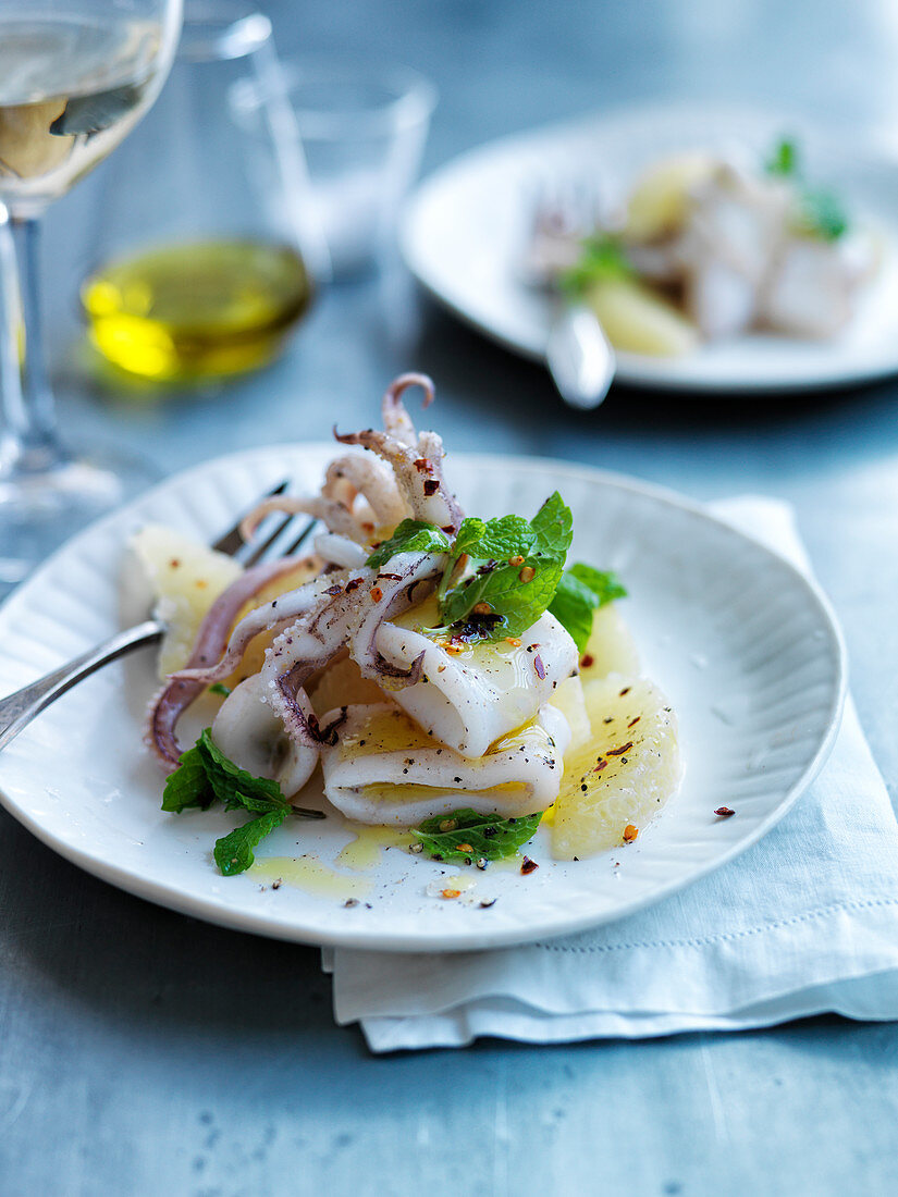 Squid with pomelo, mint and chili