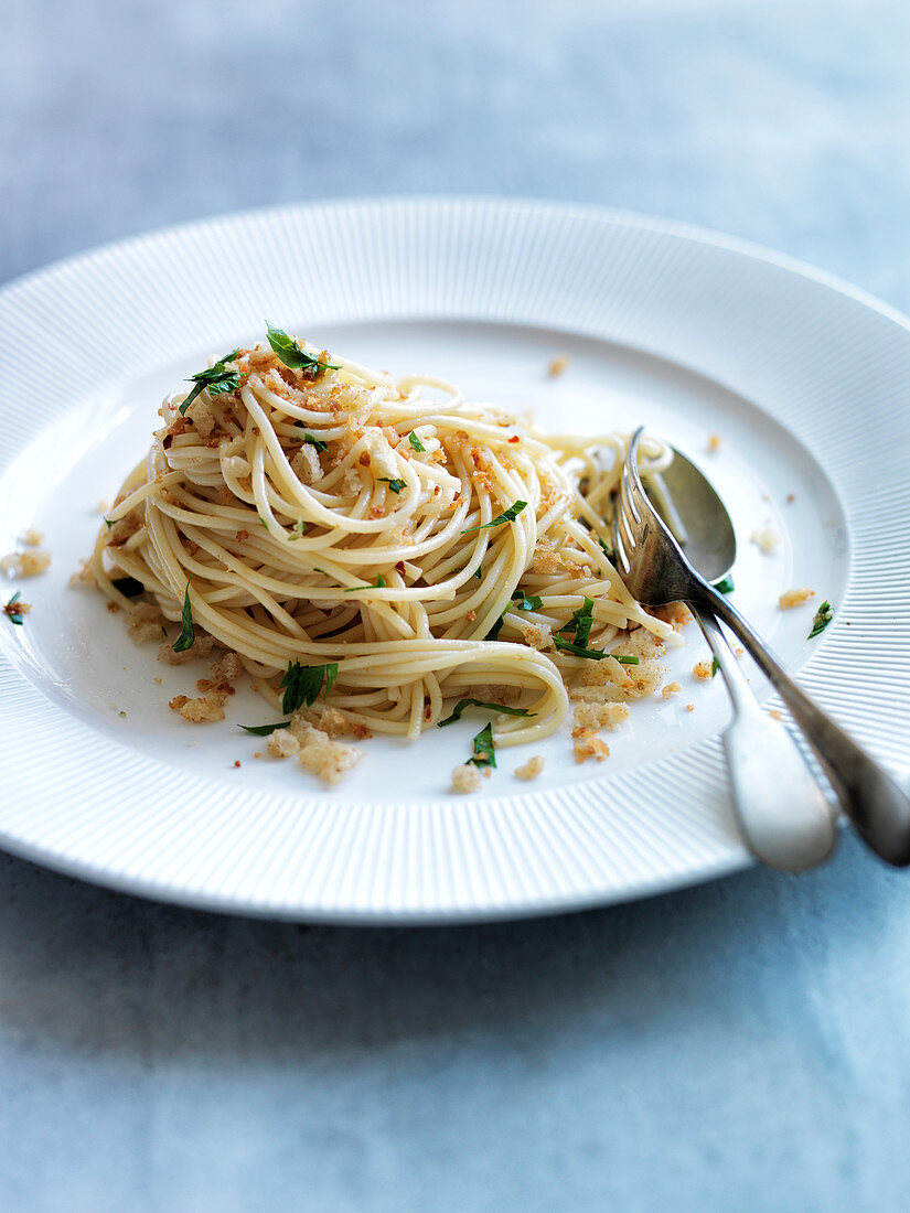 Spaghetti Pangrattato (Spaghetti mit Semmelbrösel, Italien)