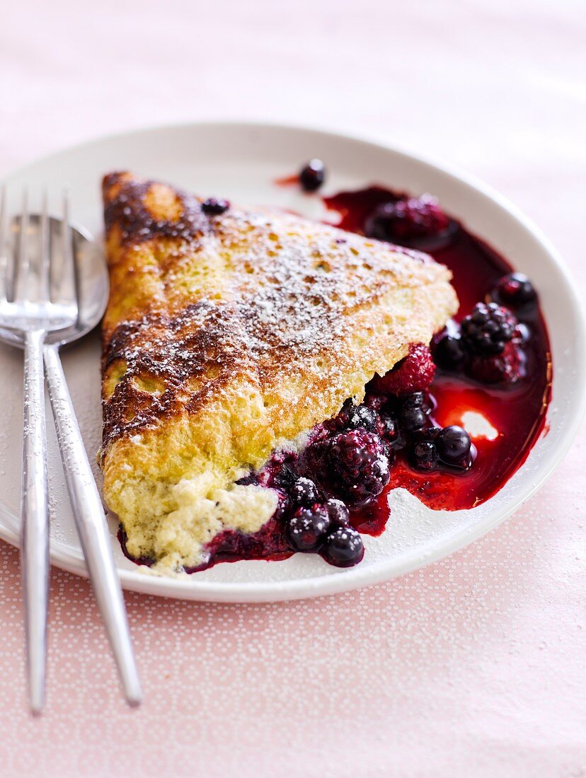 Crêpe Soufflée With Summer Berries