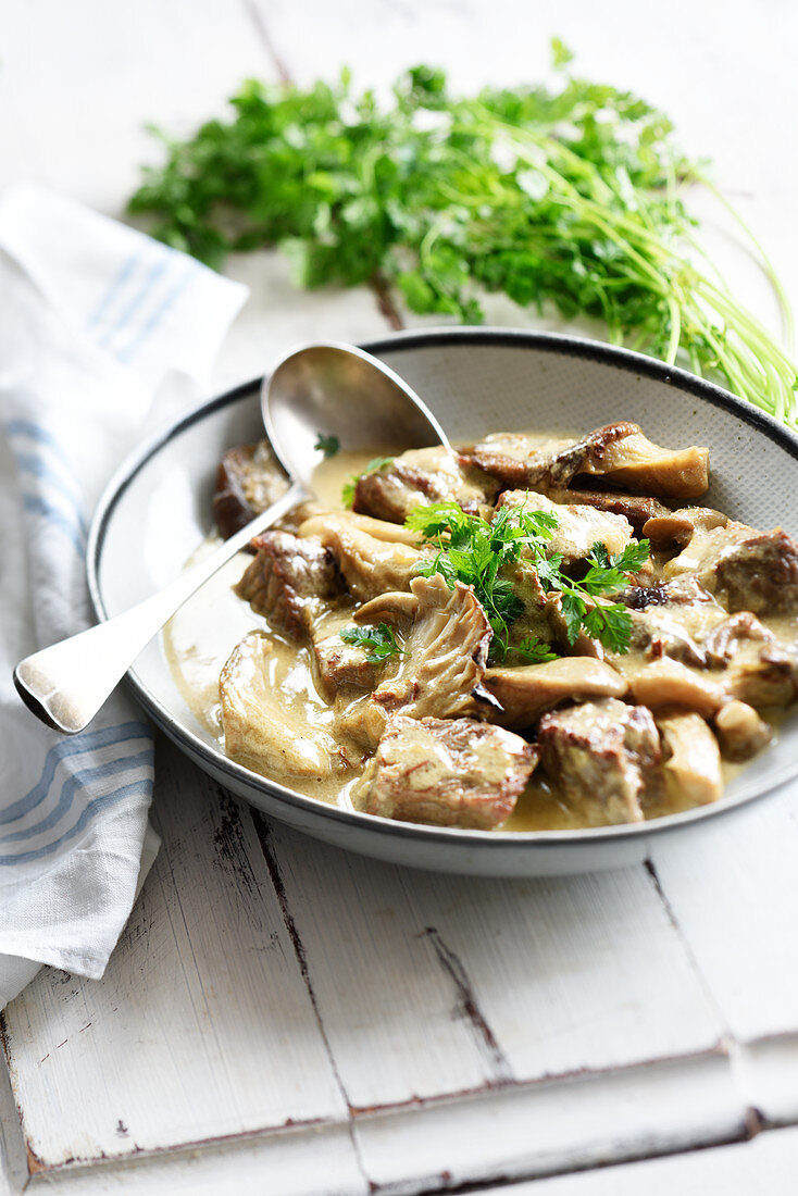 Normandy-style veal with pleurotus mushrooms