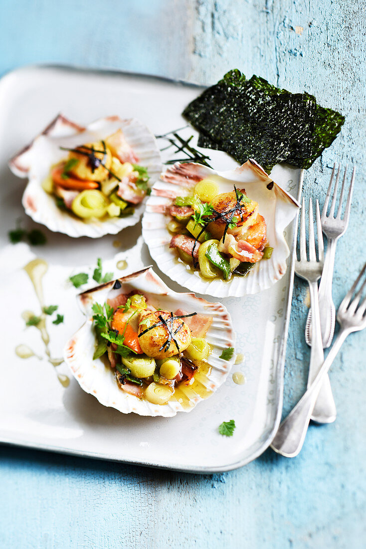 Grilled scallop with leek, pancetta and nori seaweed