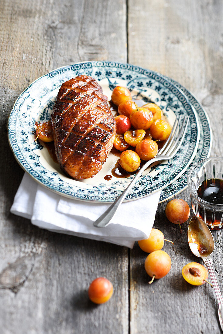 Duck magret with mirabelle plums, honey and balsamic vinegar