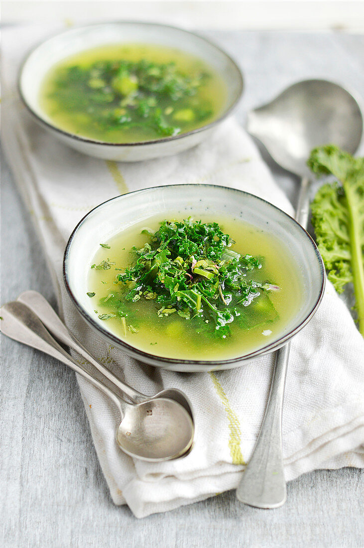 Detox soup with kale