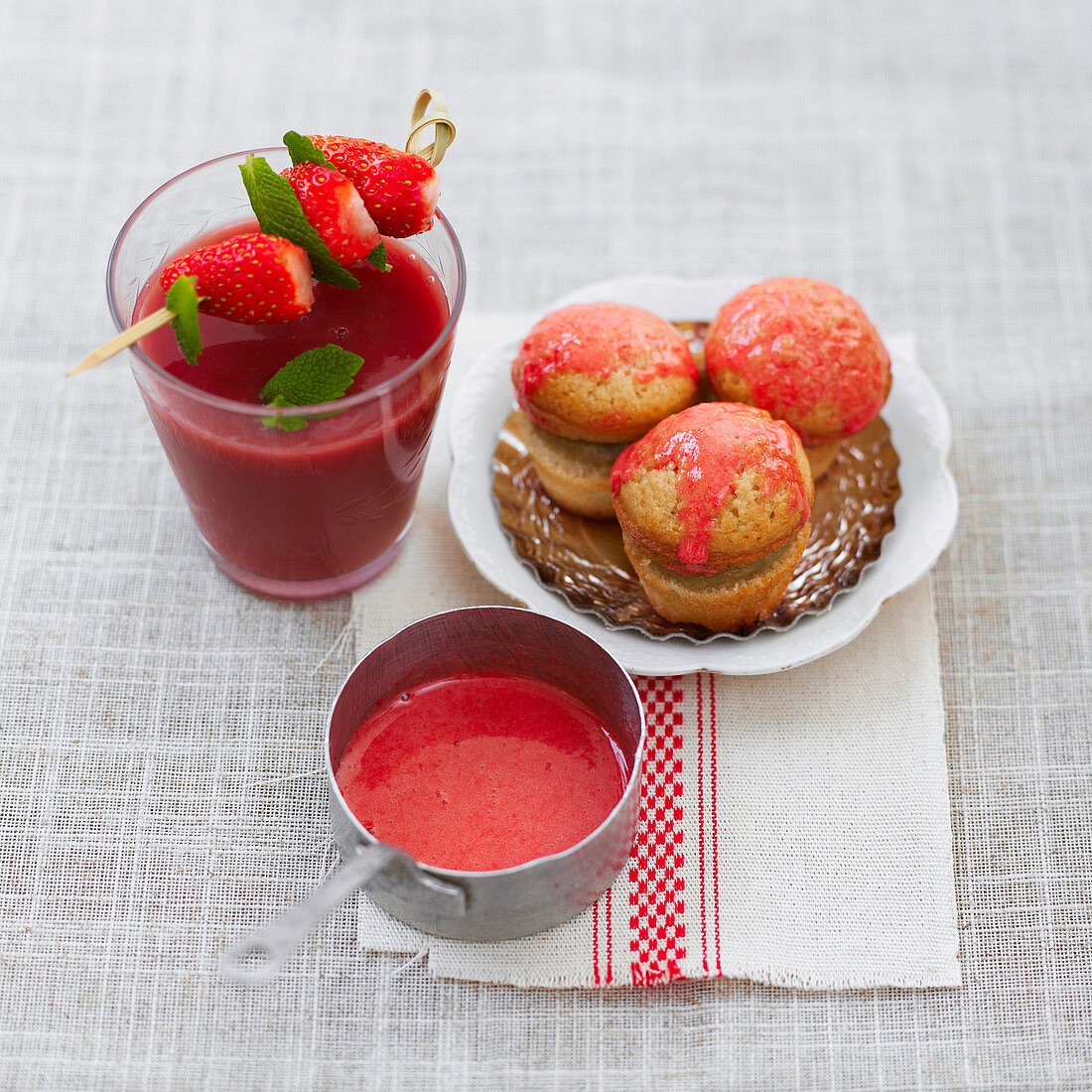 Rhubarb whoopies and raspberry coulis