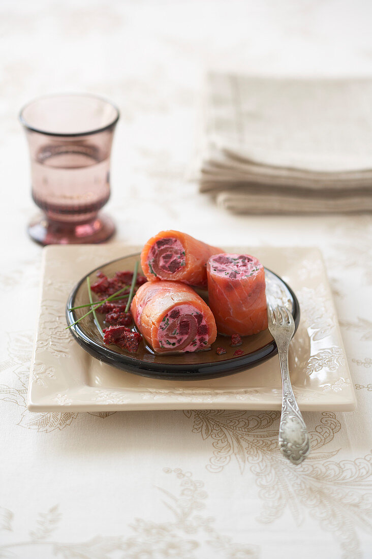 Salmon rolls with beetroot filling