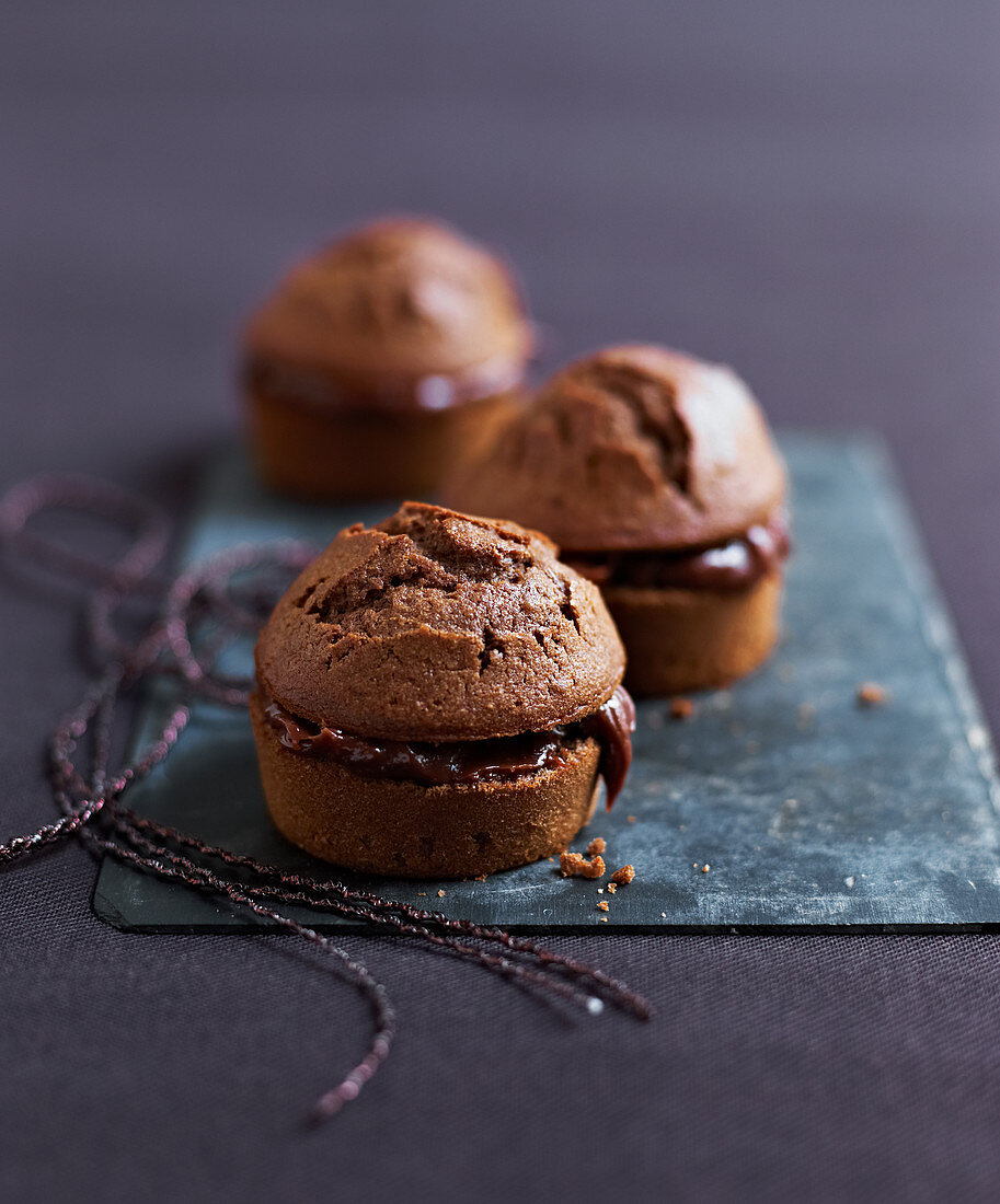 Muffins with chocolate cream filling