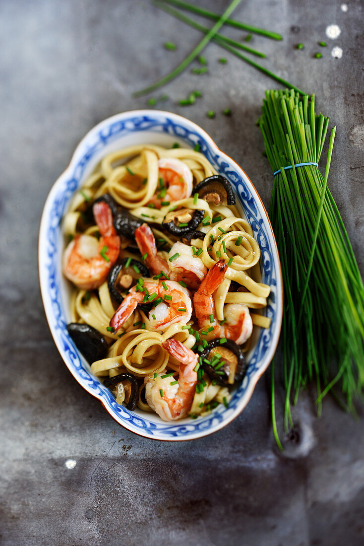 Noodles with shiitake mushrooms, prawns and soy oyster sauces