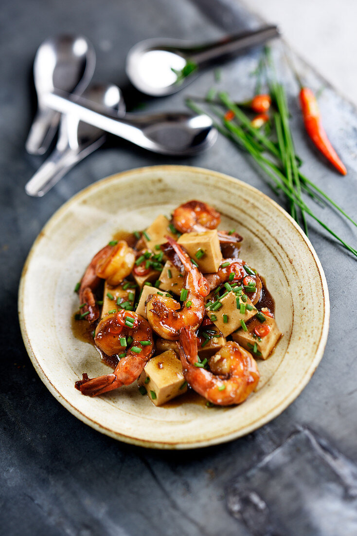 Spicy shrimps with tofu