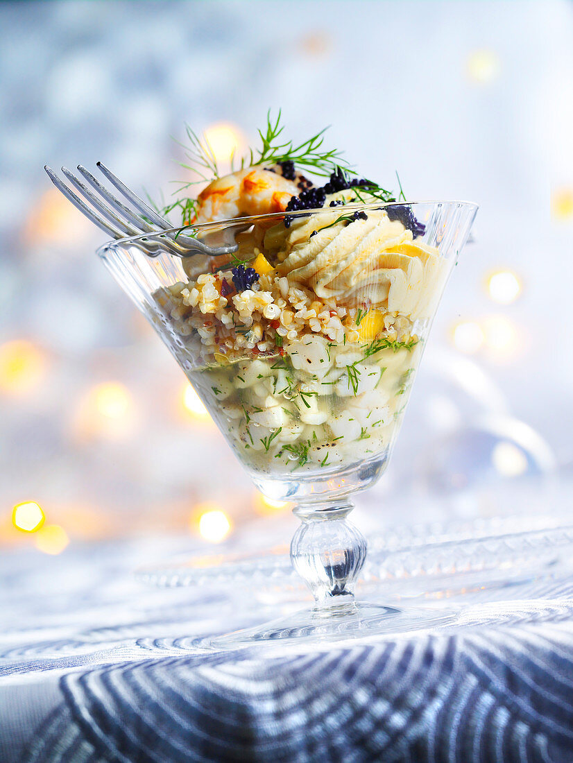 Jakobsmuschel-Tartar mit Quinoa und Mango-Schlagsahne