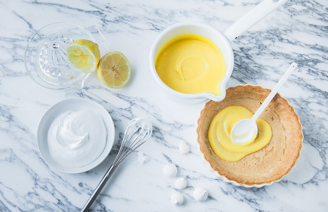 Making lemon meringue pie