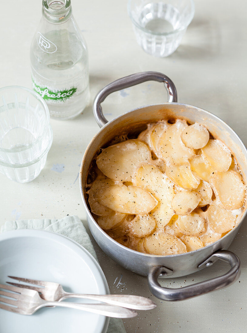 Dauphinois potato gratin (French potato casserole)