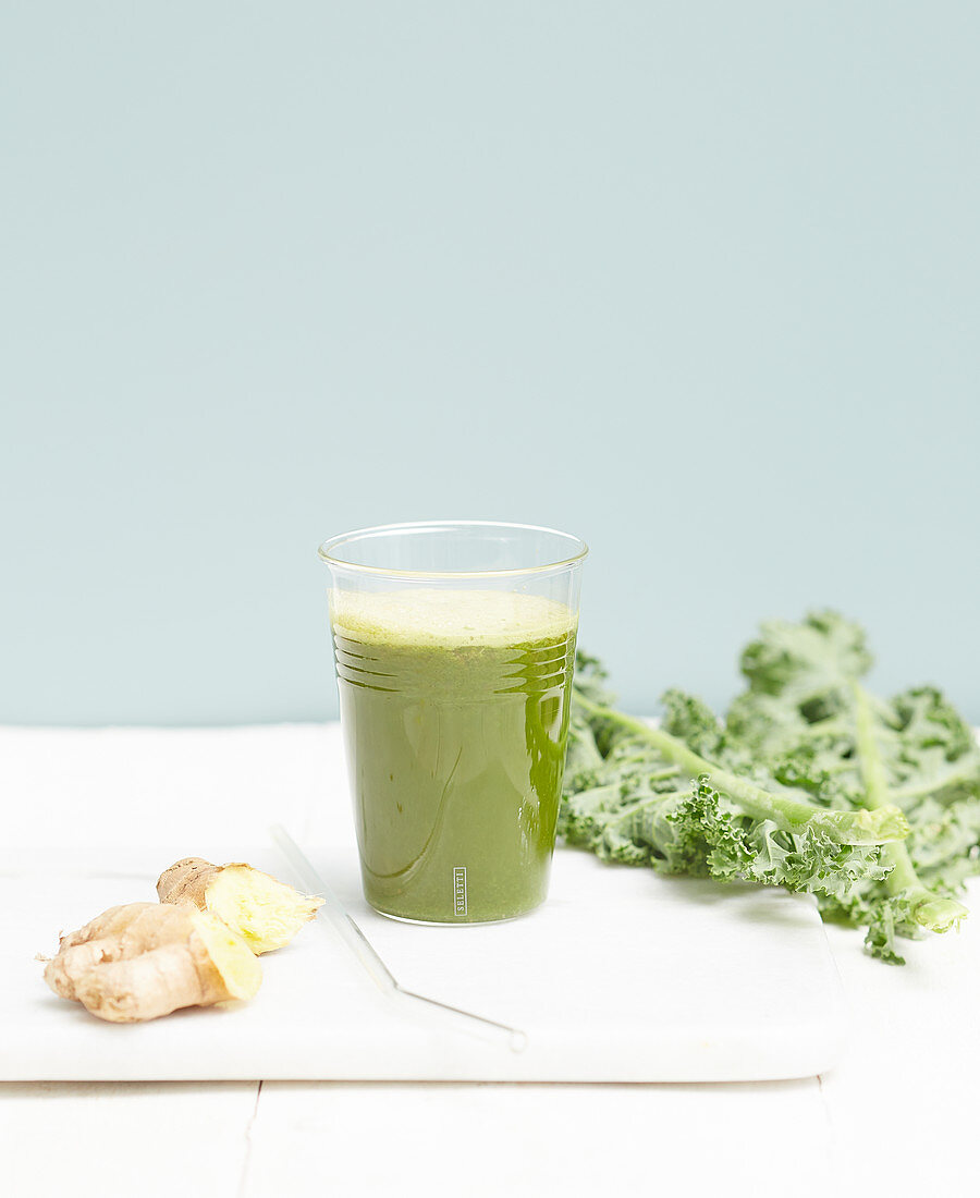 Kale smoothie with ginger