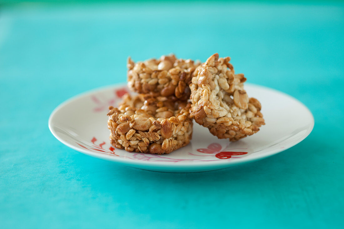 Heart-shaped muesli bars with peanuts