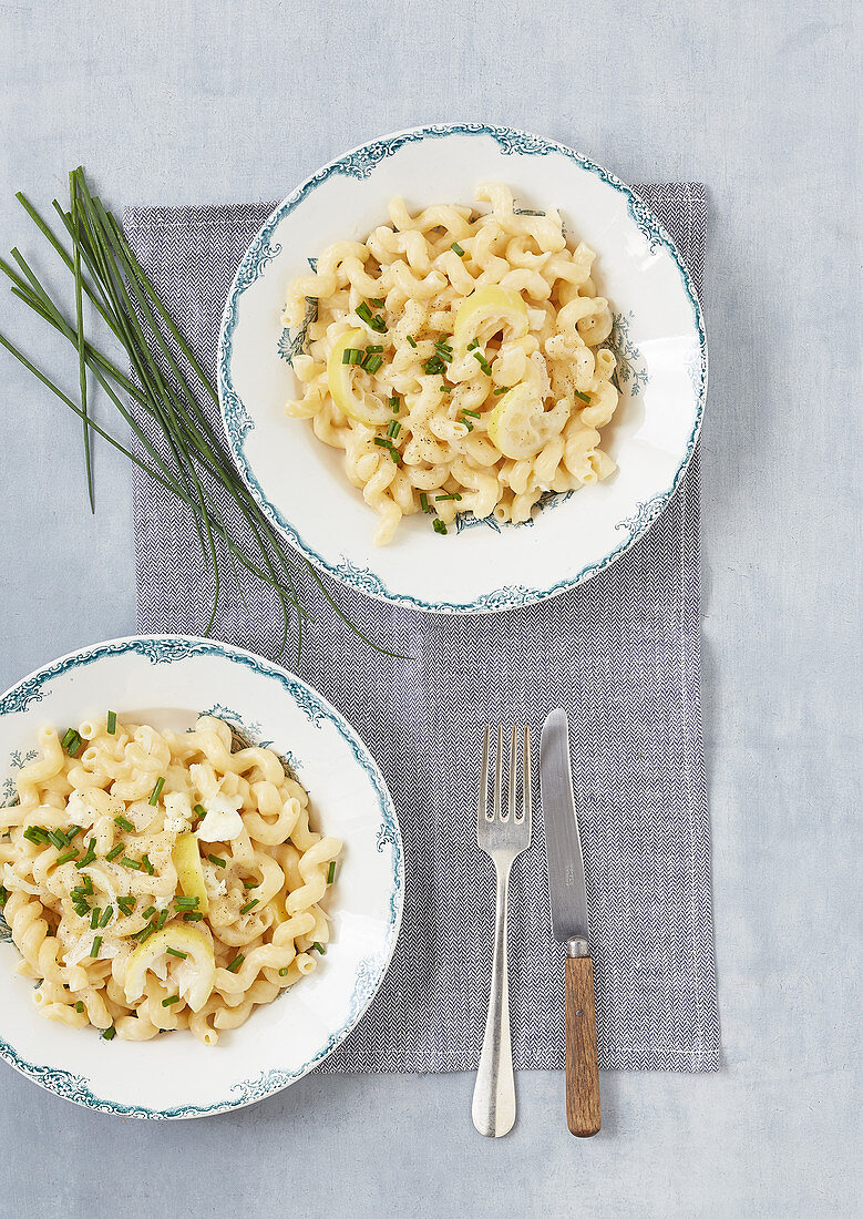 Pasta with lemon and chives