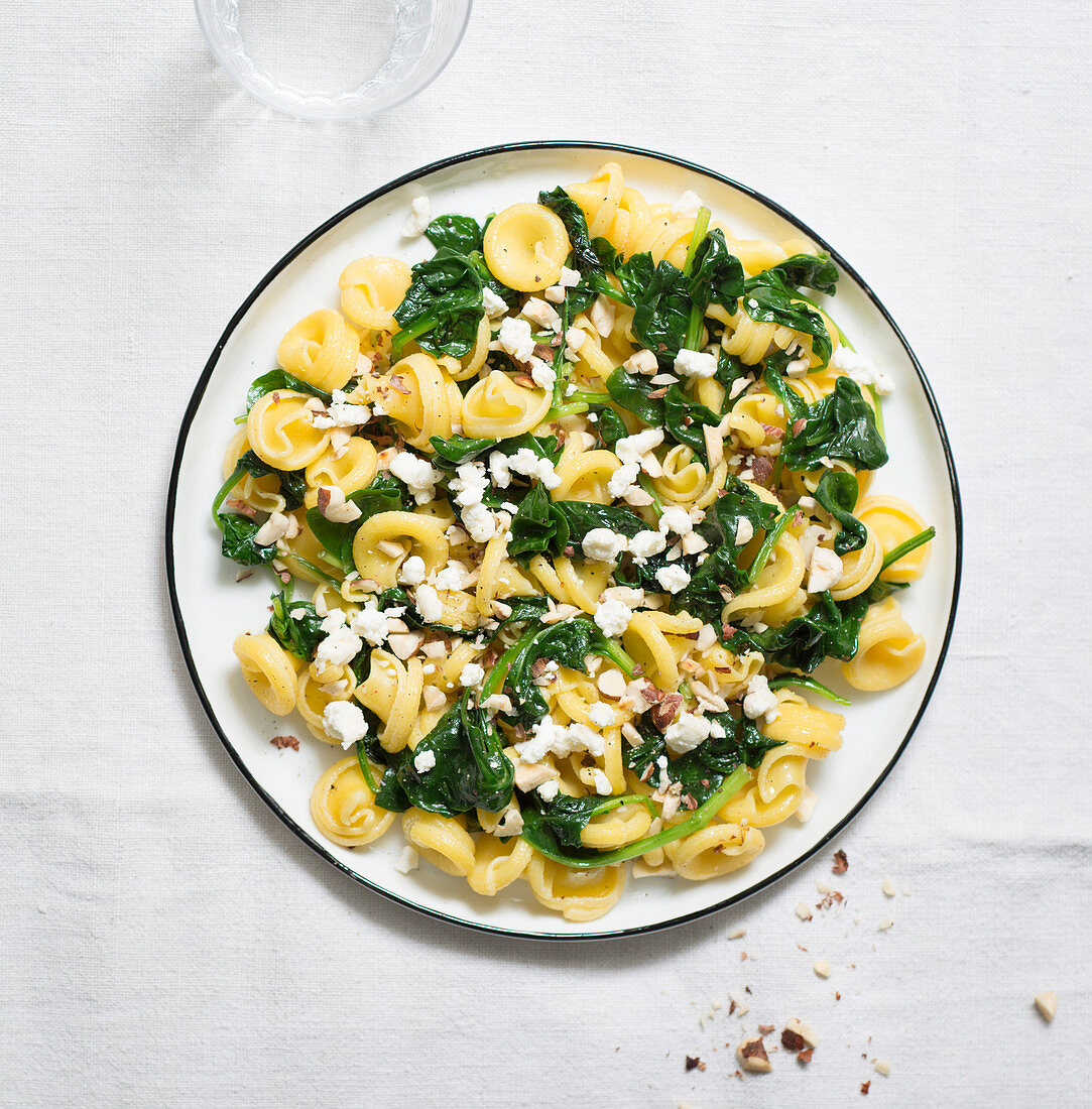 Pasta with spinach and feta