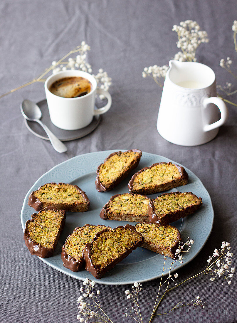 Pistachio biscotti with chocolate