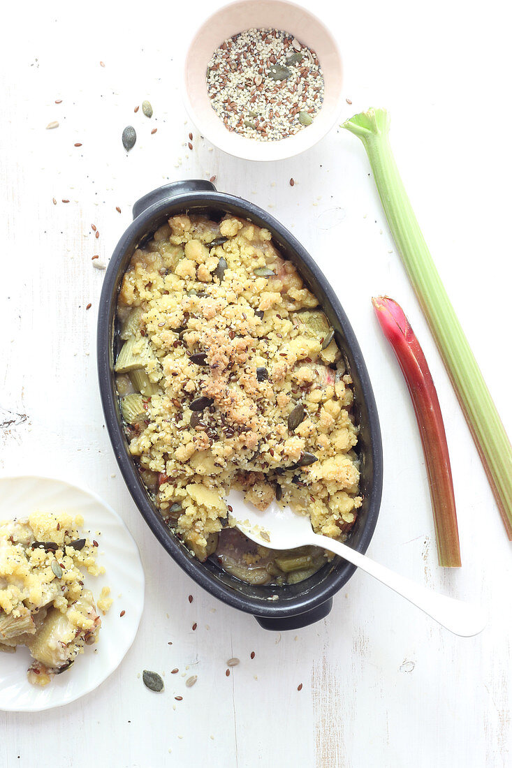 Rhubarb crumble