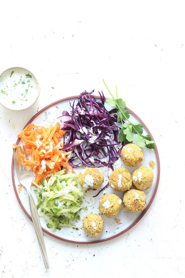 Falafels mit Rohkostgemüse