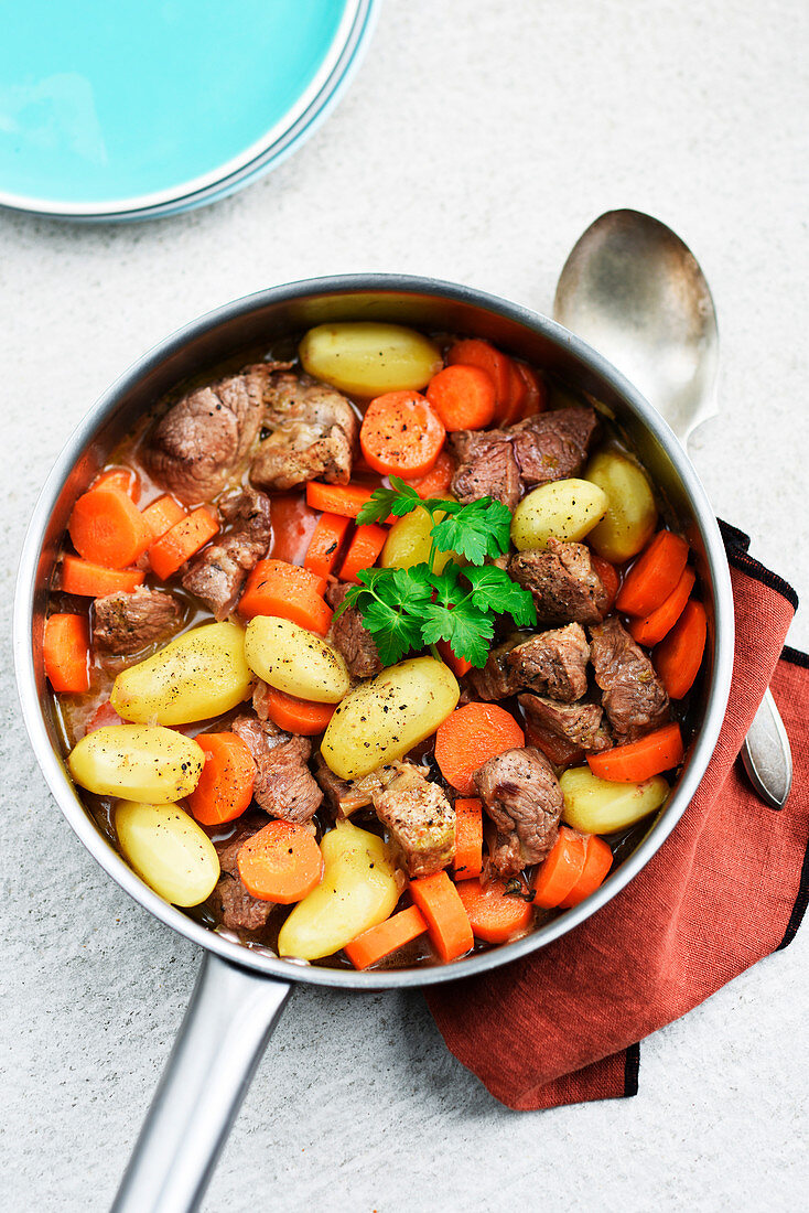 Irish Stew mit Rindfleisch, Kartoffeln und Karotten