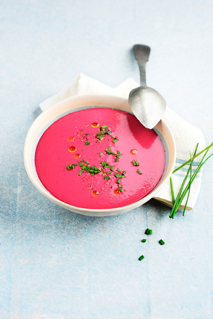 Beetroot soup with yoghurt