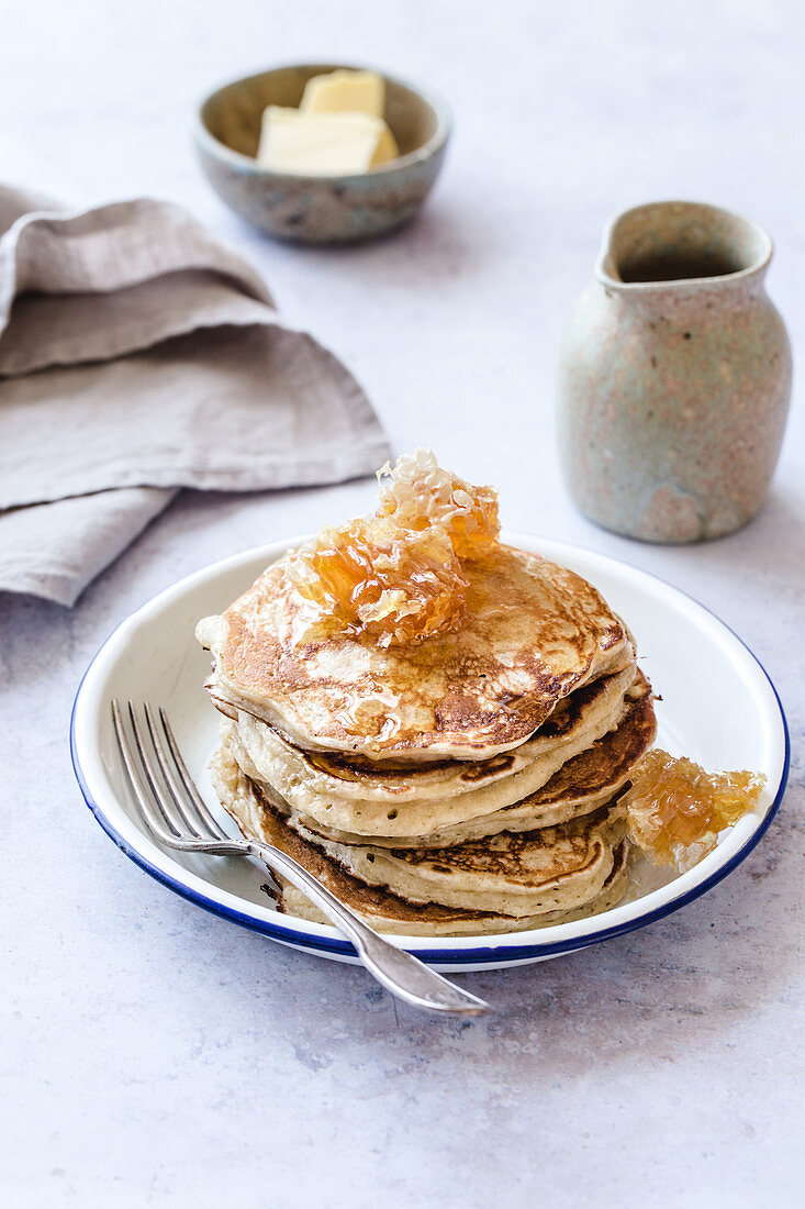 Sauerteig-Pancakes mit Honig