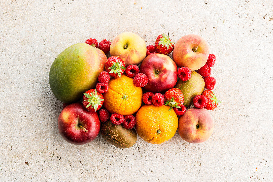 Verschiedene frische Früchte