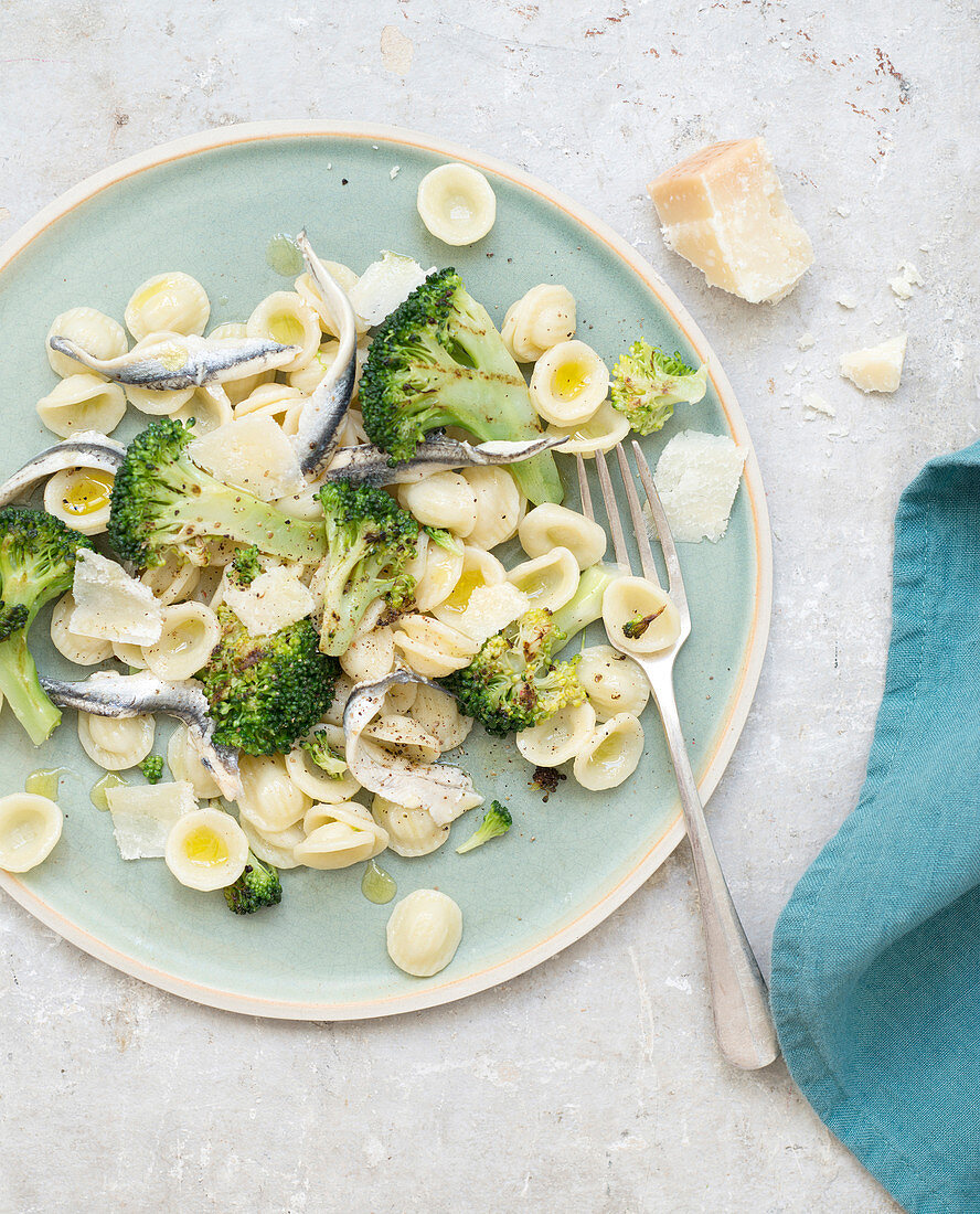 Orecchiette mit Brokkoli und Sardellenfilets