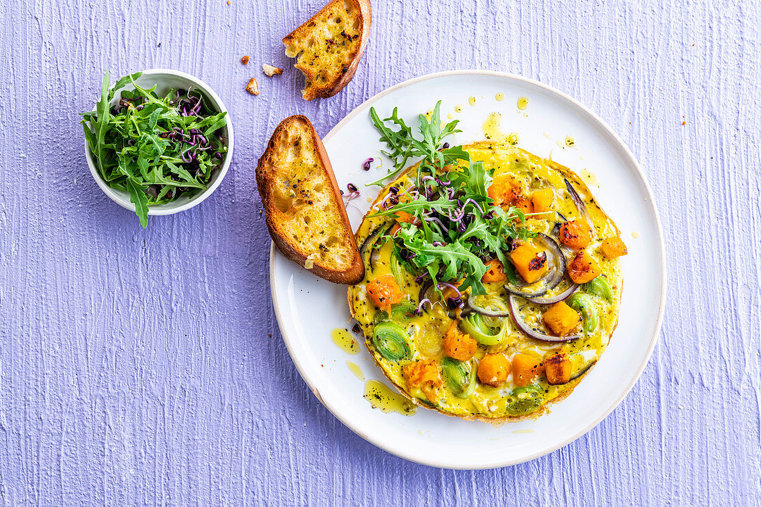 Omelette with pumpkin and leek