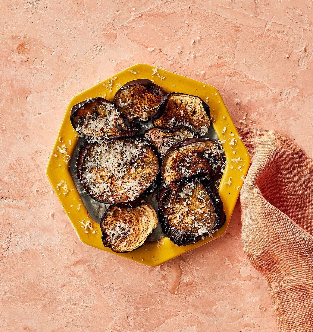 Aubergine chips with parmesan